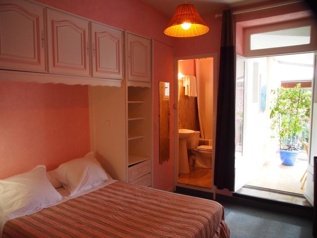 Hotel Emma Calve Millau Phòng bức ảnh