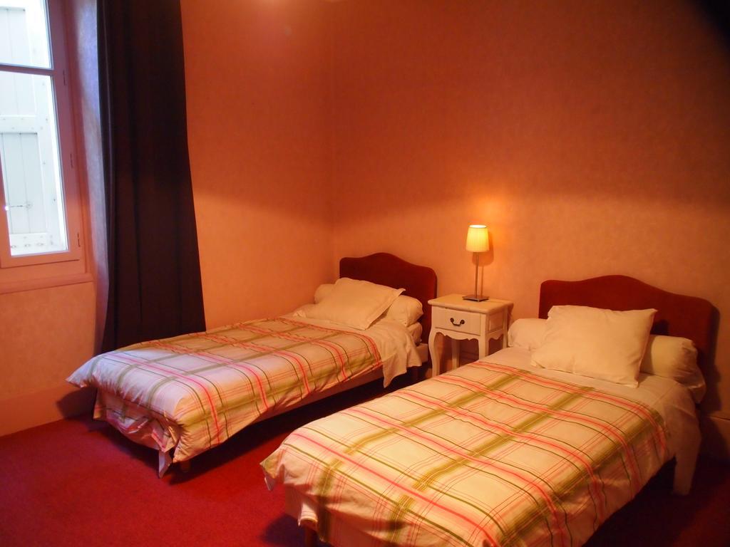 Hotel Emma Calve Millau Phòng bức ảnh