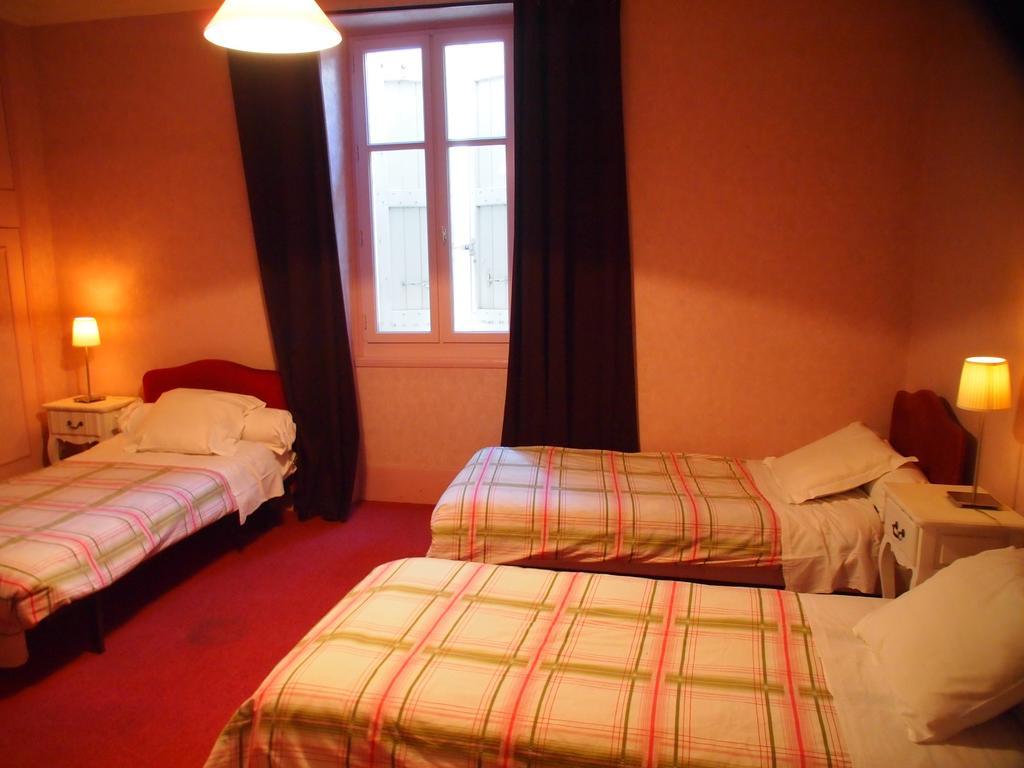 Hotel Emma Calve Millau Phòng bức ảnh