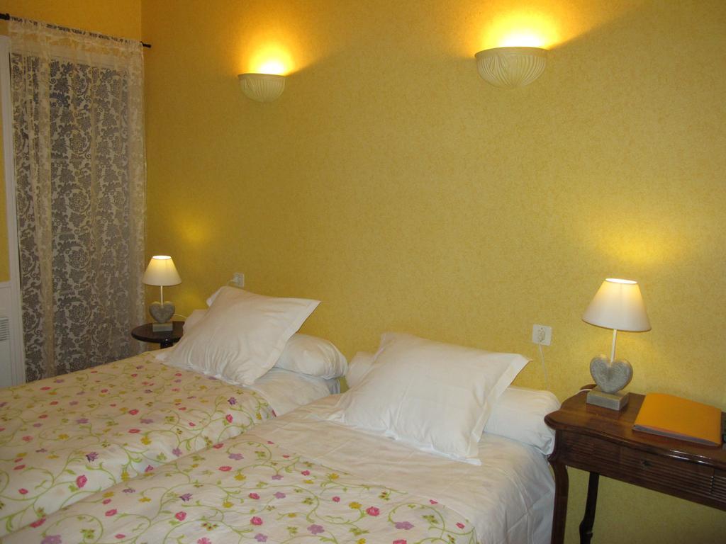 Hotel Emma Calve Millau Phòng bức ảnh