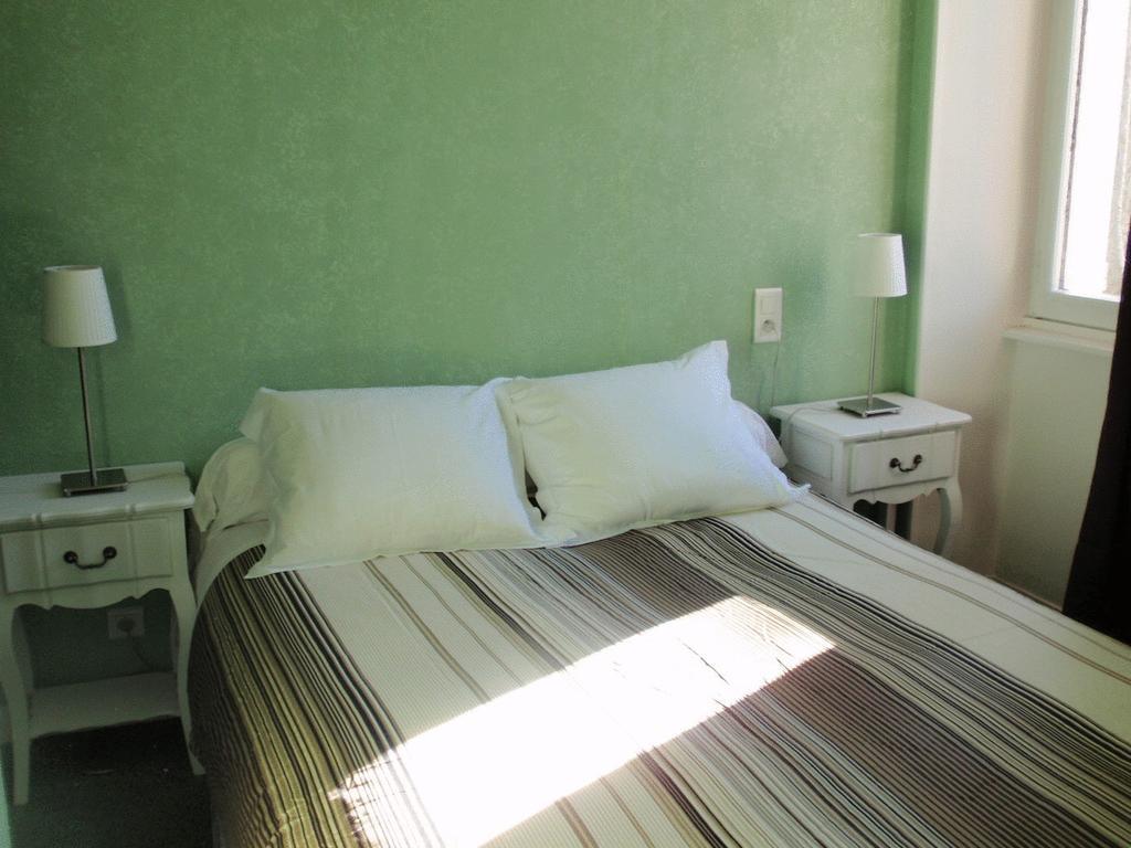 Hotel Emma Calve Millau Phòng bức ảnh